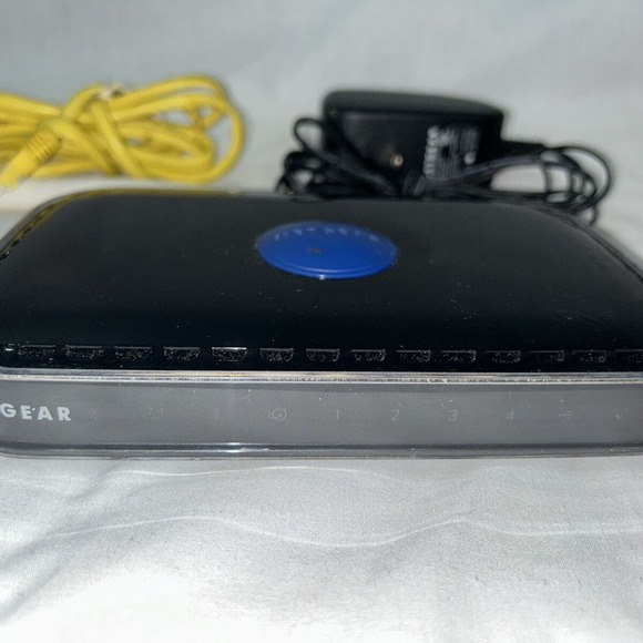 Netgear WNDR3400 N600 Dual Band Wi-Fi Router with Ethernet cable - Picture 3 of 12